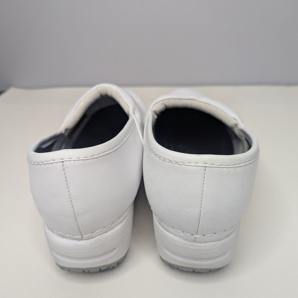 Sketchers Candaba Skid Resistant White Leather Women's Work Clog Size 11 - Picture 4 of 8